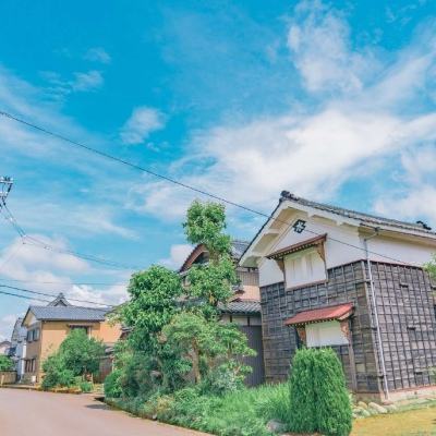 丰田召回部分2022-2024款雷克萨斯LX车型的汽车。